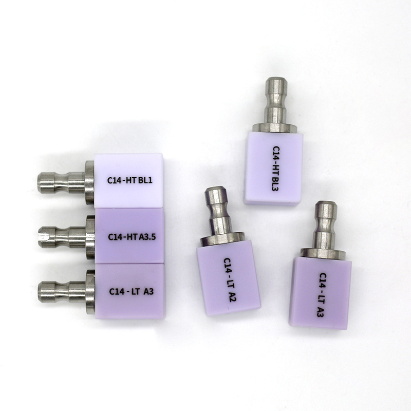 Techniques de collage adhésif fort pour les restaurations antérieures avec les céramiques vitrocéramiques Audental Glass