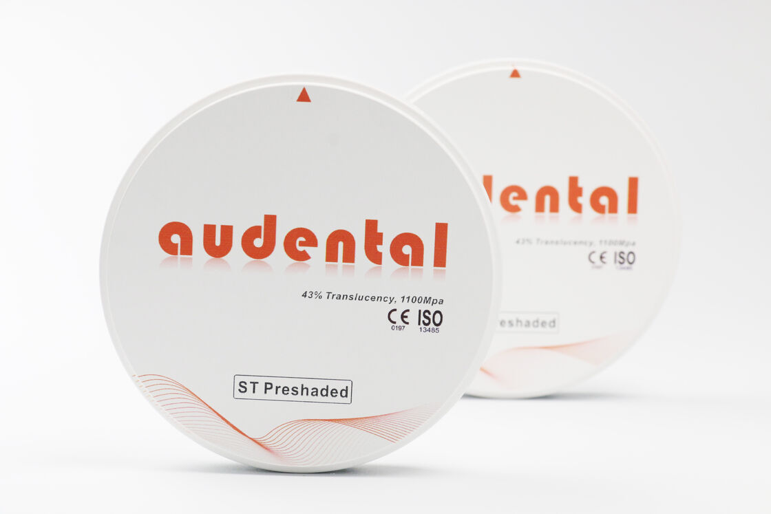 Bloc de zirconium pré-ombré fournissant une précision de couleur uniforme et une haute translucide pour des restaurations dentaires d'aspect naturel