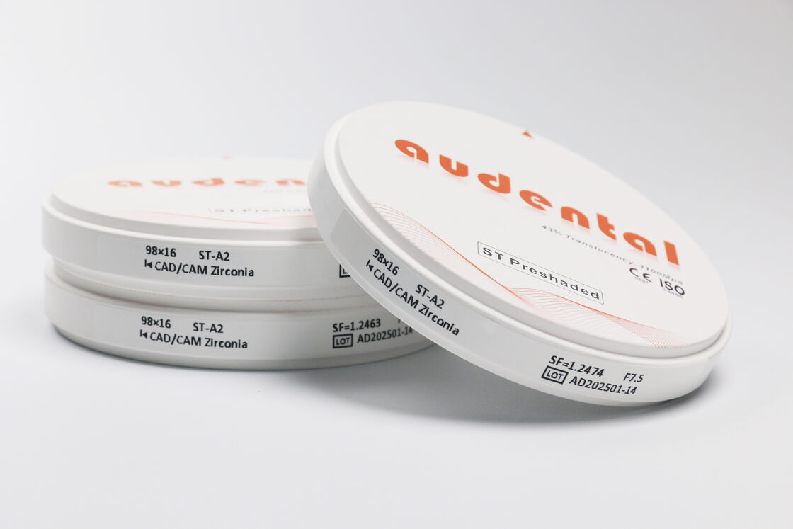 Bloc de zirconium pré-ombré offrant une biocompatibilité prouvée et une conformité avec les exigences relatives aux dispositifs médicaux pour des soins dentaires sûrs